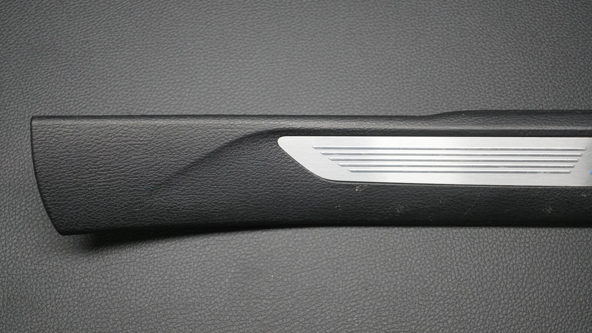 OEM BMW X5 X6 F15 F16 M-SPORT FRONT RIGHT DOOR SILL TRIM 7284558 