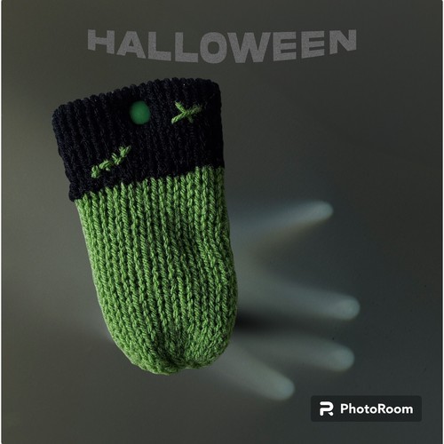 Holiday Halloween Christmas Pouches Hand Knit Coin Purse Dog Treat Pouch - Picture 5 of 8