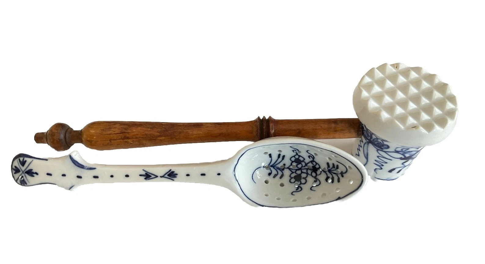 VINTAGE Meissen Blue Onion Slotted Spoon & Meat Tenderizer Wooden Handle
