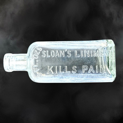   Sloan's Liniment ''Kills Pain'' Embossed Glass Medicine Bottle