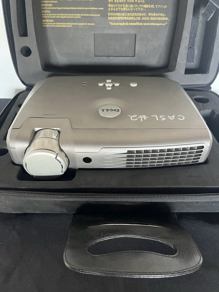 Dell 2300MP DLP Projector - With Case - No Cables - Image 2 of 4