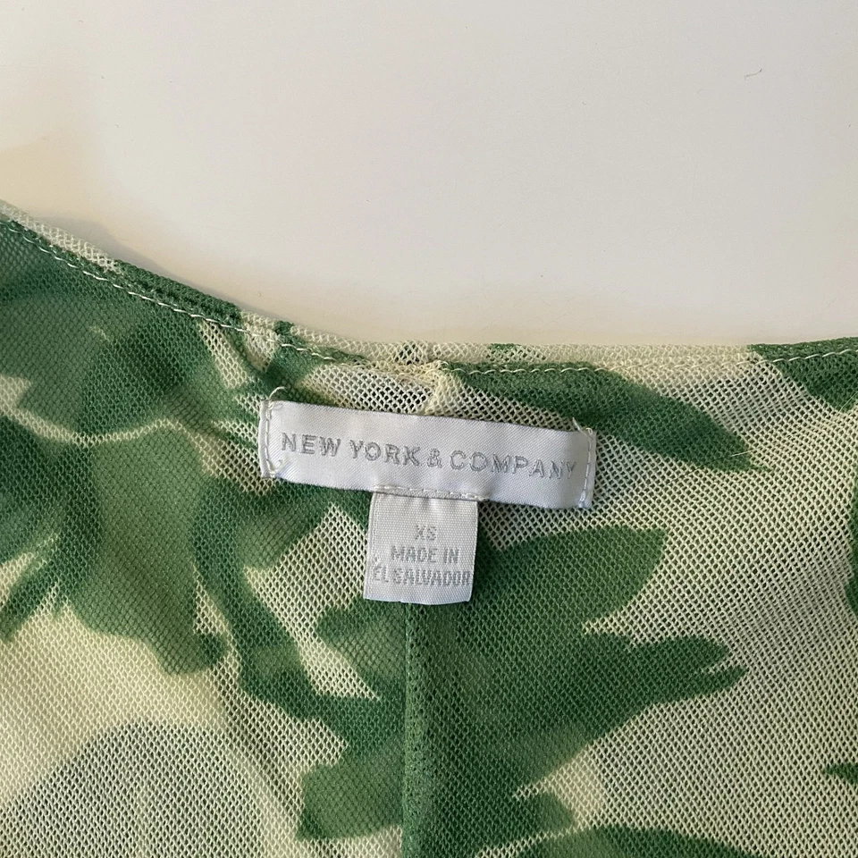 Camiseta sin mangas New York Company floral en capas verde XS Y2K malla tropical Boho Fairy Resort Foto 3 de 4