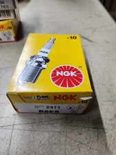 B8ES NGK Spark Plug Brand New Genuine 10 x plug Pack
