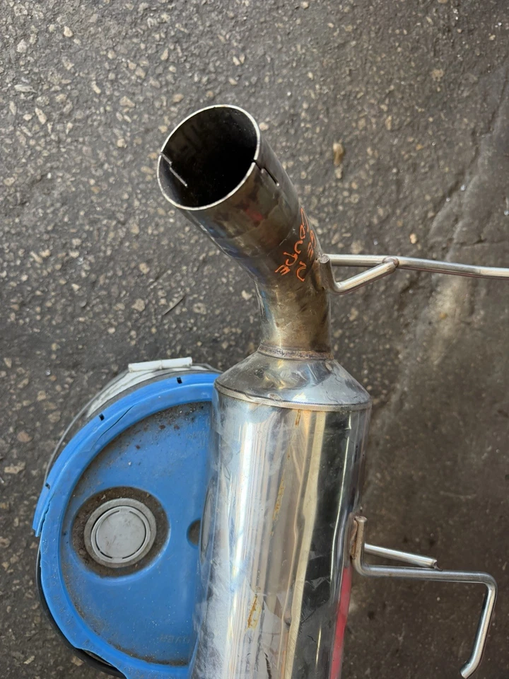 silenciador trasero hyundai genesis cupé invidia Foto 3 de 4