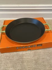 Le Creuset Round Paella Pan - 3.25 Qt - Kiwi - NIB