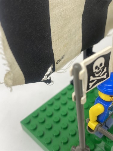 Lot Of LEGO Pirates Mini Figs Maps Sails Monkey Bird Compass Flags - Picture 13 of 15