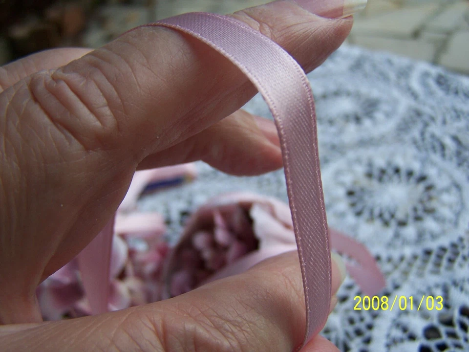 Ancien ruban en satin des années 50. Couleur rose. Vendu au mètre. N°128 - Photo 4/4