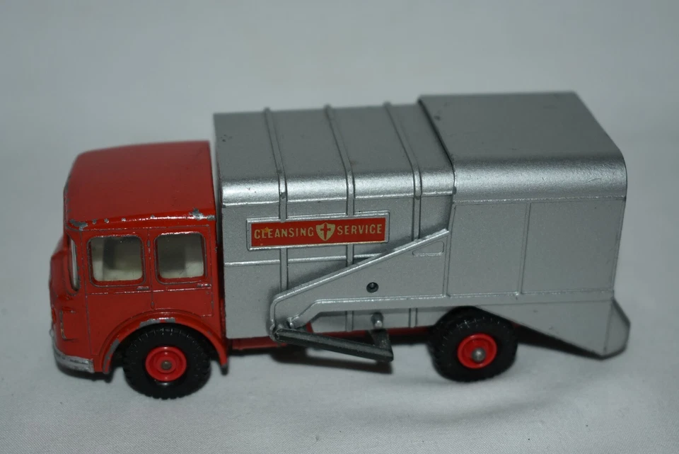 Matchbox Lesney King Size K-7 Refuse Garbage Truck - Image 3 of 4