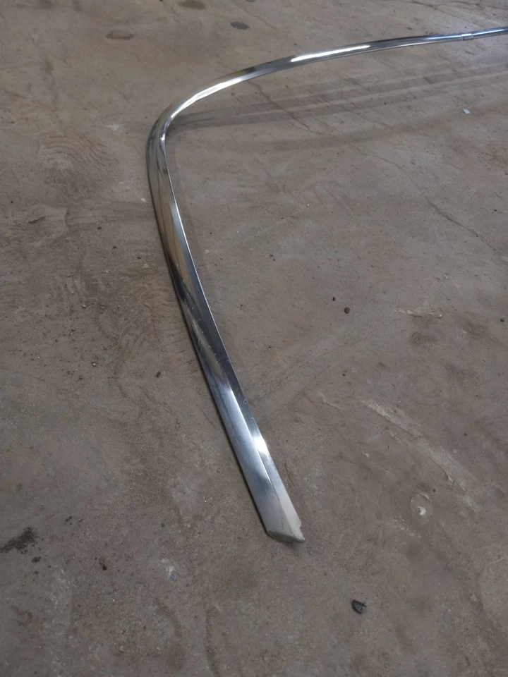 💥 1975-1980 AMC PACER Juego de molduras para molduras de parabrisas superior OEM BONITO cromado Foto 3 de 4