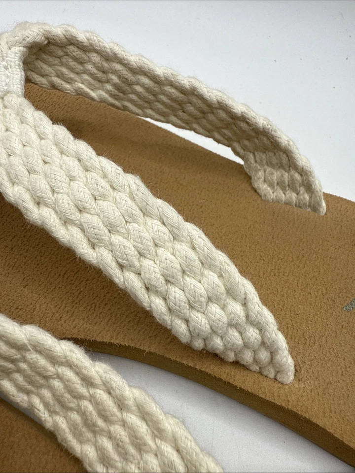 Sandalia Cobian para mujer Roxy talla 10 crema Foto 4 de 4