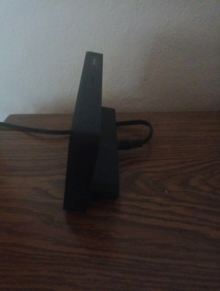 Braun Digitaler Wecker mit Bluetooth, LCD Display, 2x USB, Schwarz (gebraucht) - Bild 2 von 4