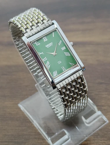 Vintage Seiko Slim Quartz Men's Wrist Watch -Roman Dial-Stainless Steel