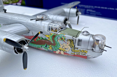 Corgi Consolidated B-24J Liberator  The Dragon and its Tail  64th BS - AA34001