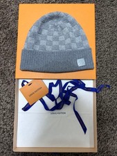 LOUIS VUITTON Damier Beanie gray