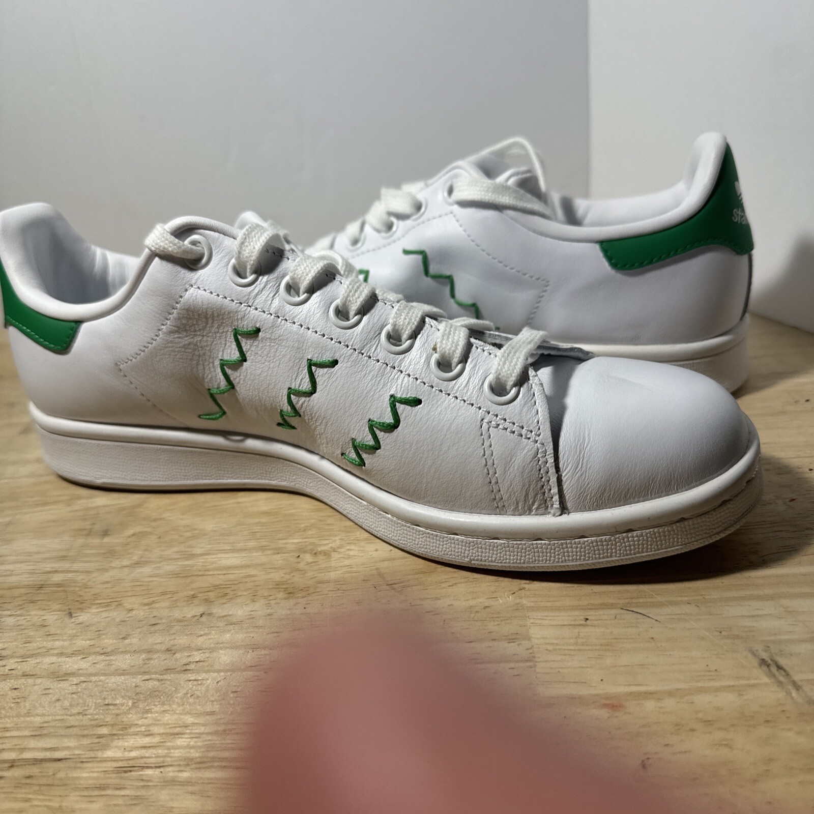 adidas Stan Smith Zigzag pattern, size 9 white sh… - image 3