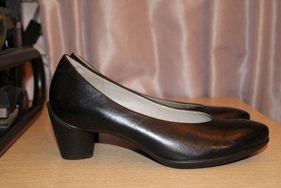 ecco sculptured 45 plain pump