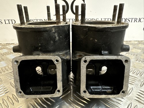 ORIGINAL OEM YAMAHA BANSHEE 350 BARRELS/CYLINDERS RIGHT BORE IS DAMAGED 65mm - Picture 10 of 11