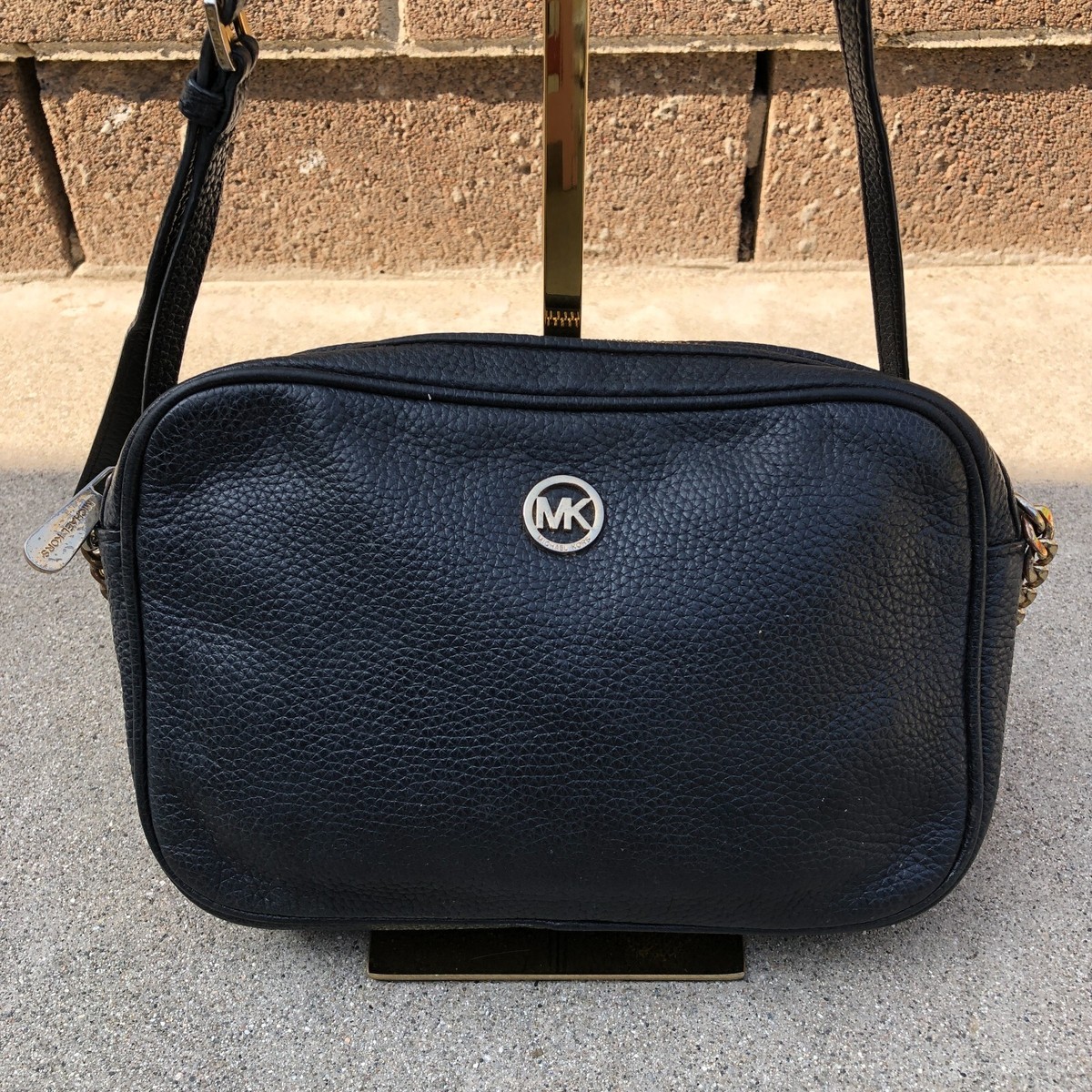 MICHAEL KORS Fulton Crossbody Purse Pebbled Leather Black Zipper Bag Small