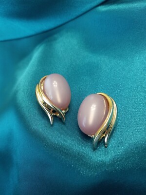 Vintage Elegant Gold Tone Pink Acrylic Oval Retro Clip On Cocktail Earrings