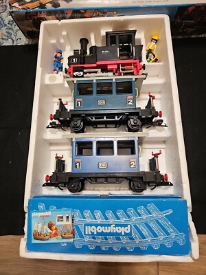 Playmobil 1980 Geobra Set 4000 Train w 2 Blue Cars w Tracks