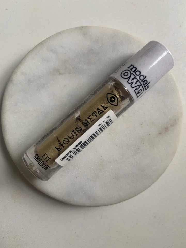 Models Own Liquid Metallic Gold Glitter Eyeshadow New - Image 4 of 4