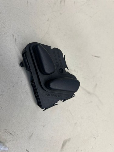 Mercedes-Benz E W210 2000 Schalter el. Sitzverstellung 2108213851