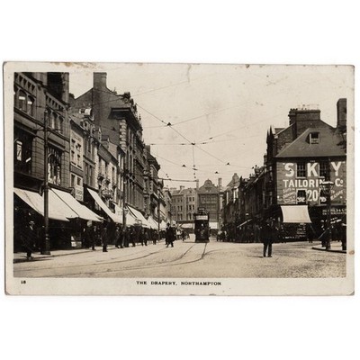 NORTHAMPTON The Drapers, Echtfoto Postkarte postalisch gelaufen 118