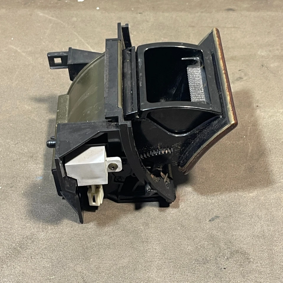 Cenicero Nissan Máxima 1995 1996 1997 1998 1999 OEM Foto 4 de 4