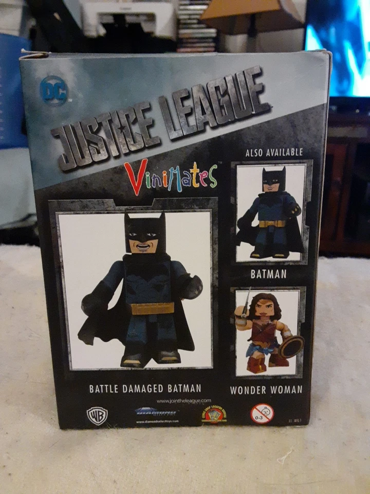 ¡Nuevo! Figura Batman Vinimates DIAMOND SELECT DC Dañada en Batalla Liga de la Justicia! Foto 3 de 4
