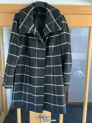 Women’s Coat - Image 1 of 2