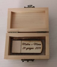 Penna Usb da 32 gb in legno con incisione personalizzata.