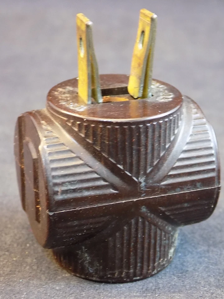 Vntg BAKELITE SPRING ACTION Electric Outlet Multiplier 2 Prong Male to 3 Female  - Image 4 of 4