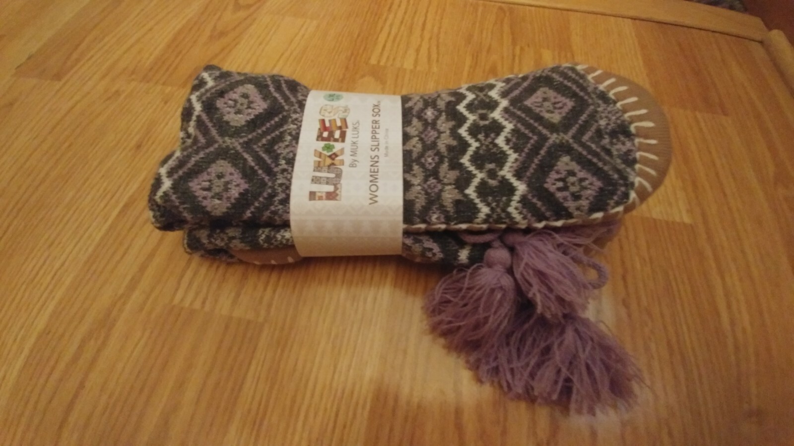 SAOLA Bellissime calze ciabatte in maglia nuove con etichette di Muk Luks metà polpaccio S M (5 7) con suola gripper