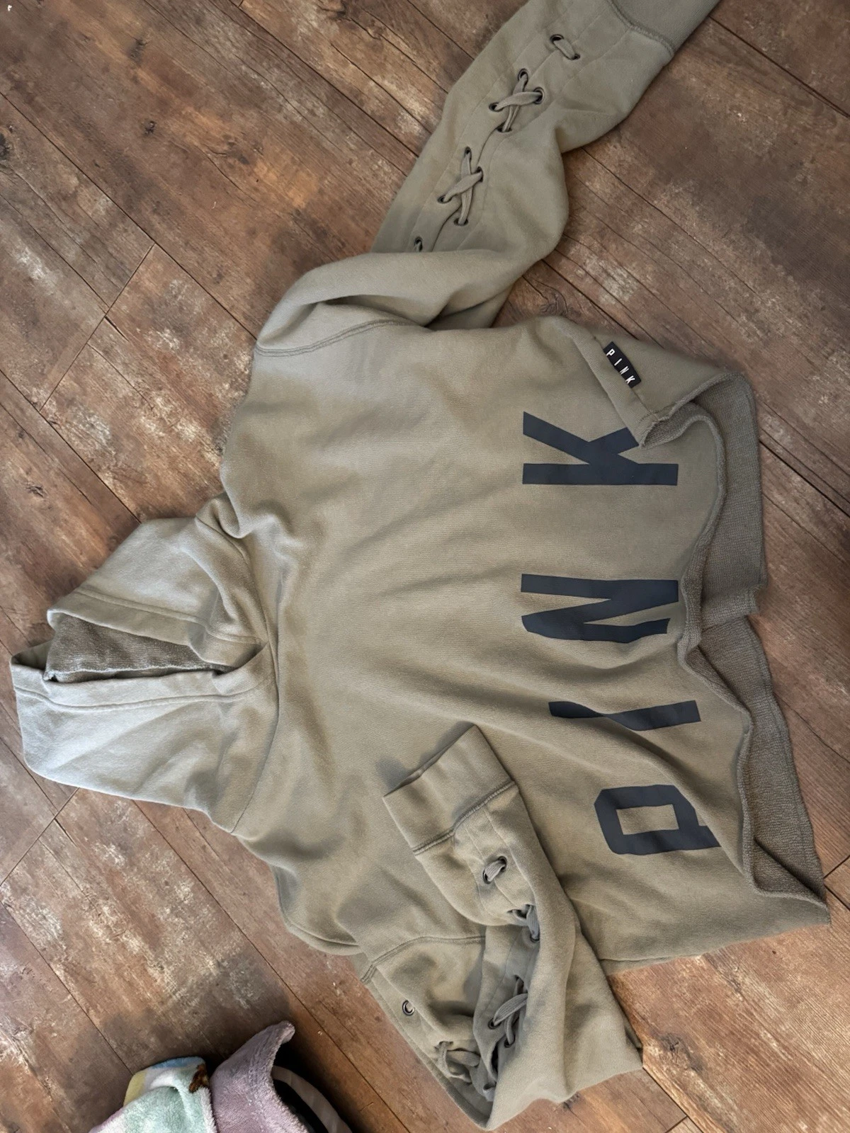 UNDERCOVER Felpa con cappuccio Victoria's Secret ROSA verde militare cropped Taglia Large