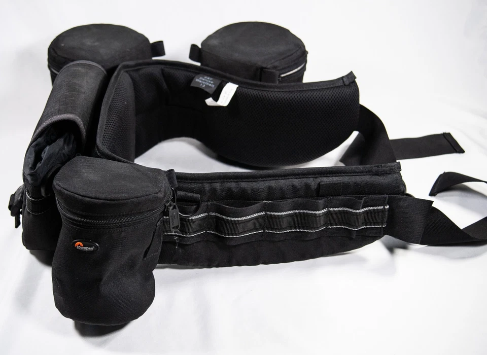 Lowepro S&F Camera bag and Lens pouches. Belt for one camera and three lenses. - Image 4 of 4