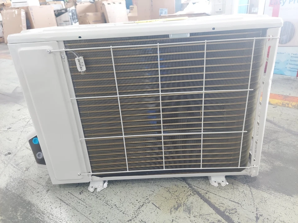 Condensador de aire acondicionado MRCOOL 1,5 TONELADAS 18 K BTU 18 SEER, arañazos y abolladuras Foto 2 de 3