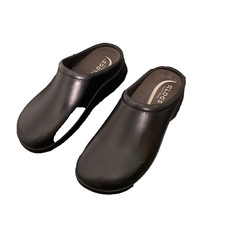 Klogs womens open back slip on closed toe black occupational clogs Size 8 Wide