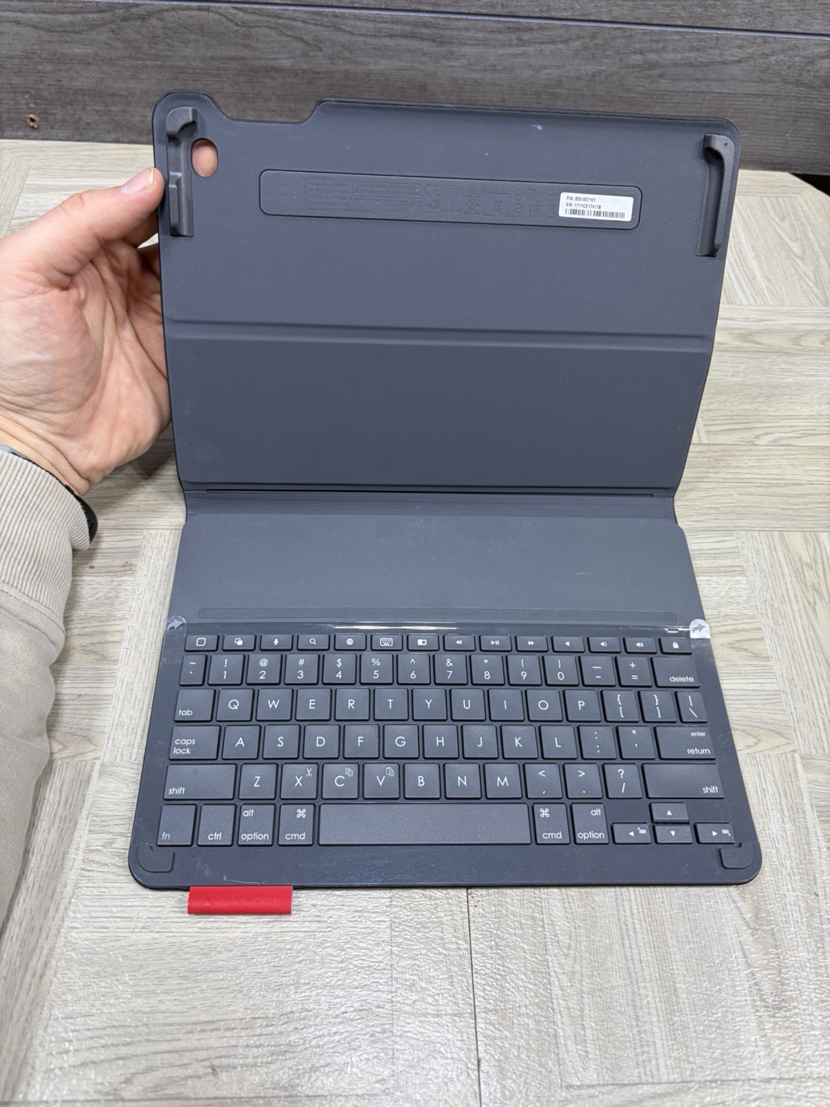 Logitech Y-R0048 Wireless Keyboard for  iPad Air 2 Tested