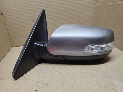 11-15 Kia Sorento Driver Door Mirror w/Turn Signal SILVER (IM) 876101U050
