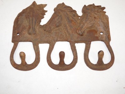 Vtg 3 Hook Flat Cast Iron Wall Coat Hanger w/Horse Head Relief 8  x 6  Barn Find