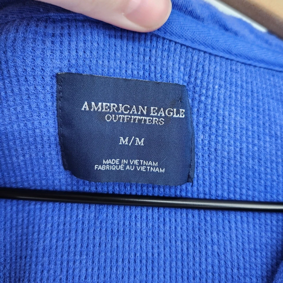 Moletom com capuz American Eagle feminino anos 90 malha waffle Henley azul médio térmico - Imagem 4 de 4