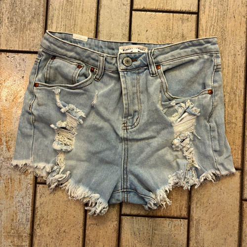 Almost Famous Women’s Size 6 Regular Light Wash Denim Cut Off Shorts Distressed