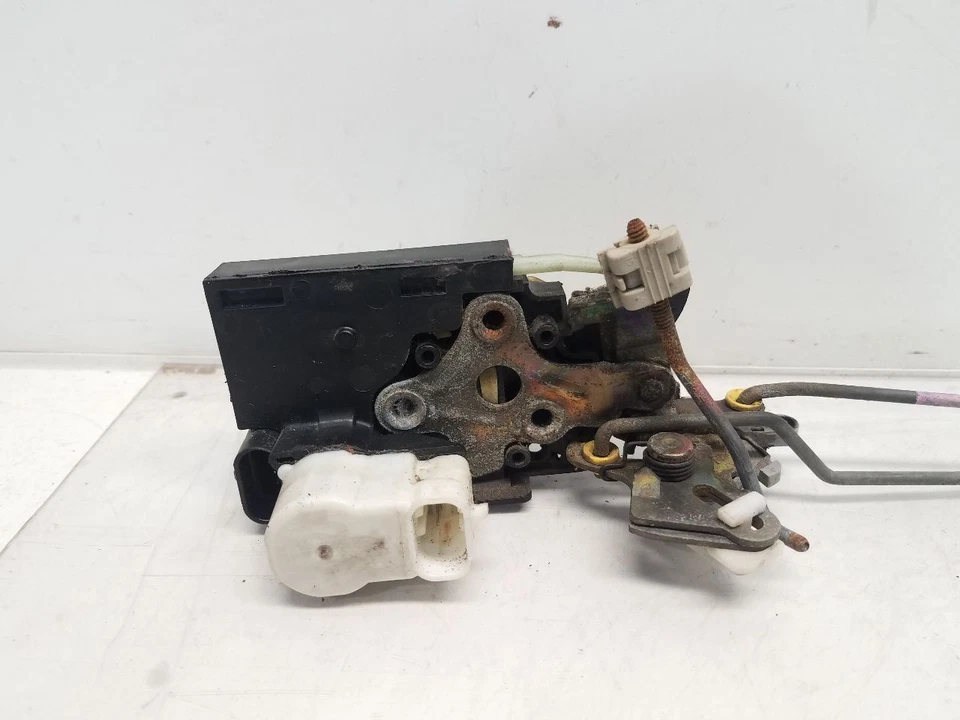 2003 Chevrolet Tahoe Drivers Left Rear Power Door Latch - Image 2 of 4