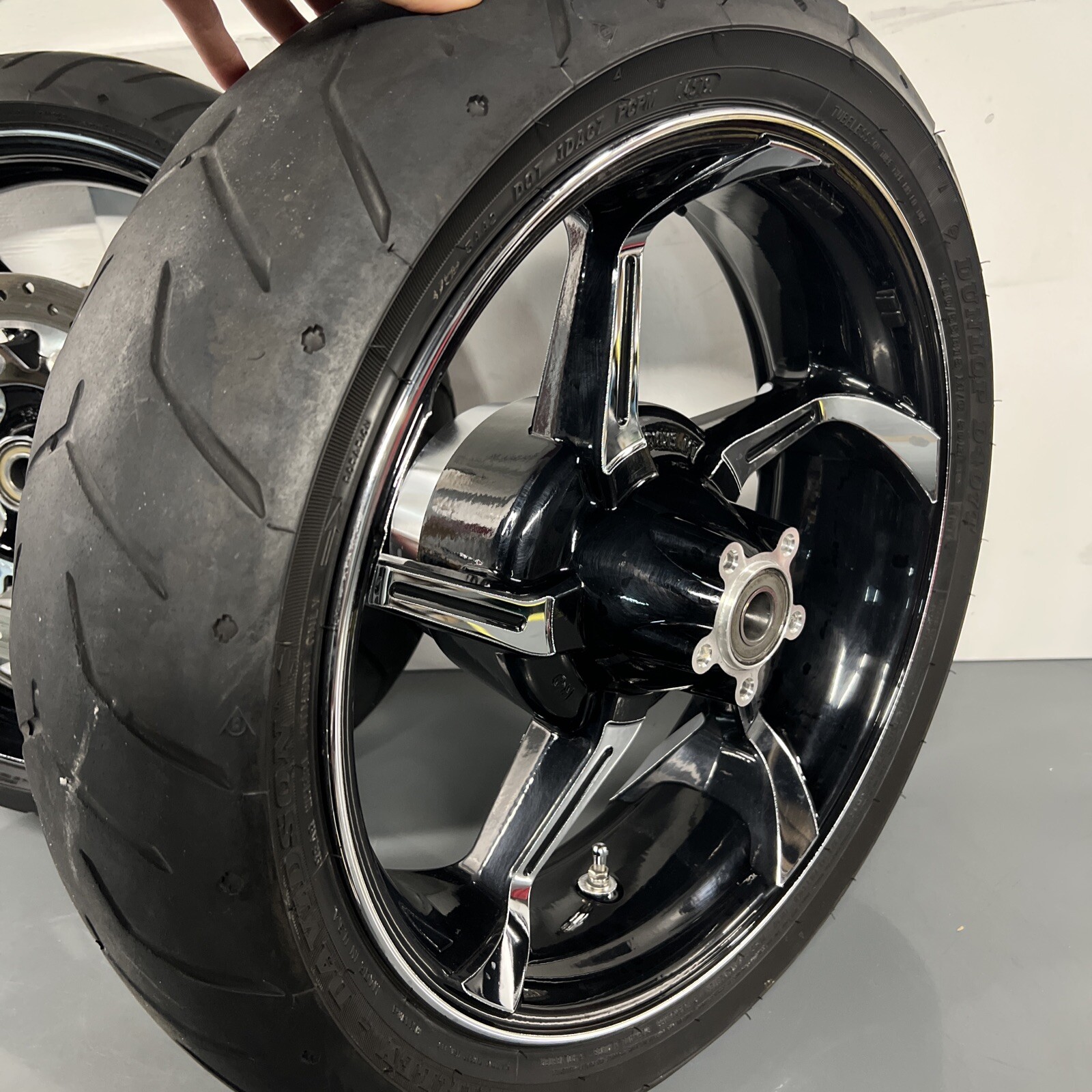 Harley Davidson 32700052 CVO Tire Pressure Assembly Sending Unit for