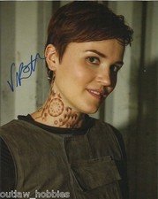 Veronica Roth Signed Autographed 8x10 Photo COA