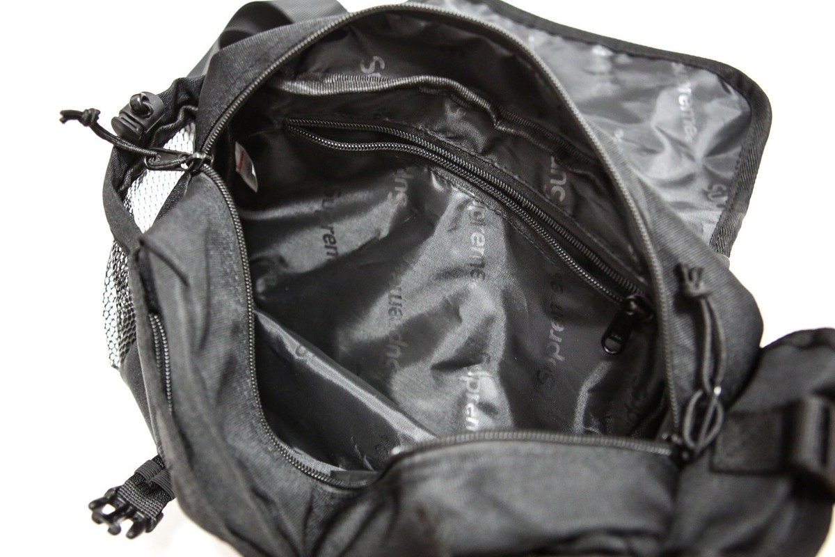 値下げしました❗️ Supreme メッセンジャーバッグ 黒 CORDURA Supreme メッセンジャーバッグ 黒値下げ不可