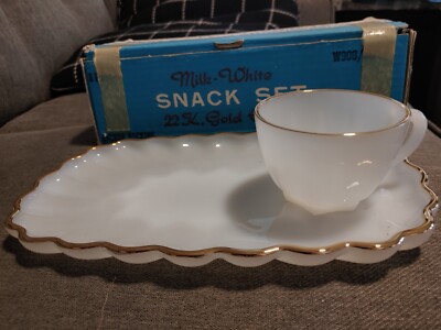 Vtg Anchor Hocking 8 Piece Milk White Classic Snack Set 22K Gold