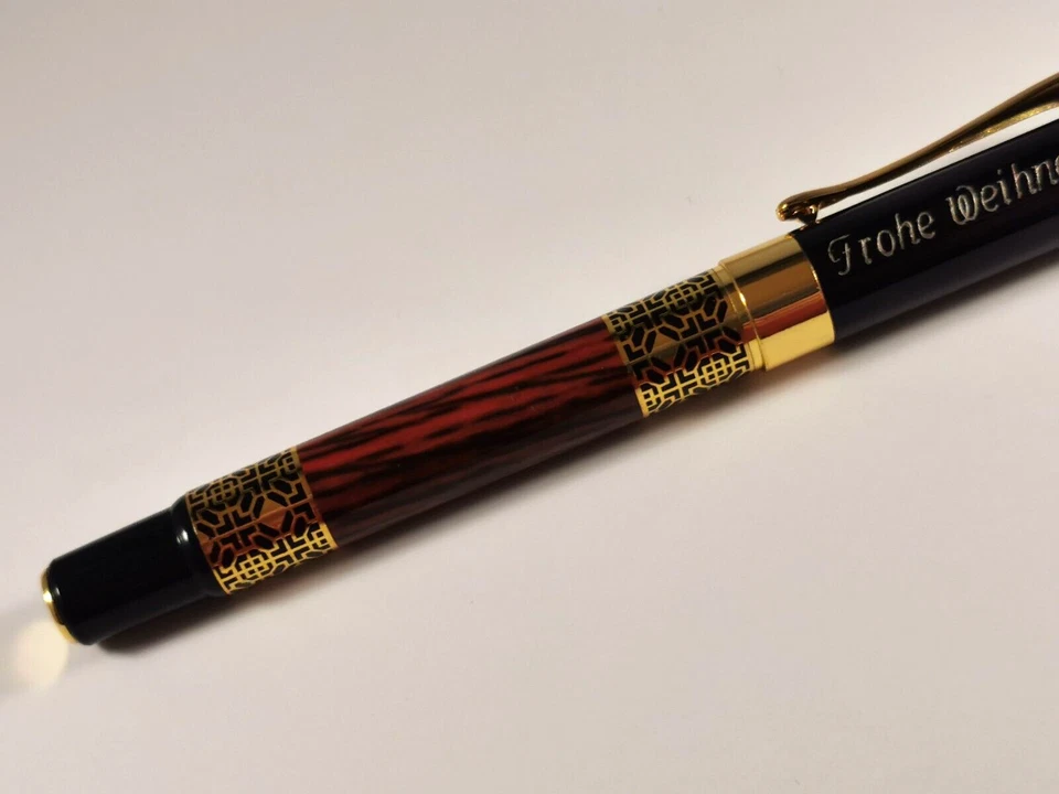 Füllfederhalter Metall mit Holzoptik mit Wunsch Gravur  Schwarz Füller Geschenk - Bild 3 von 4