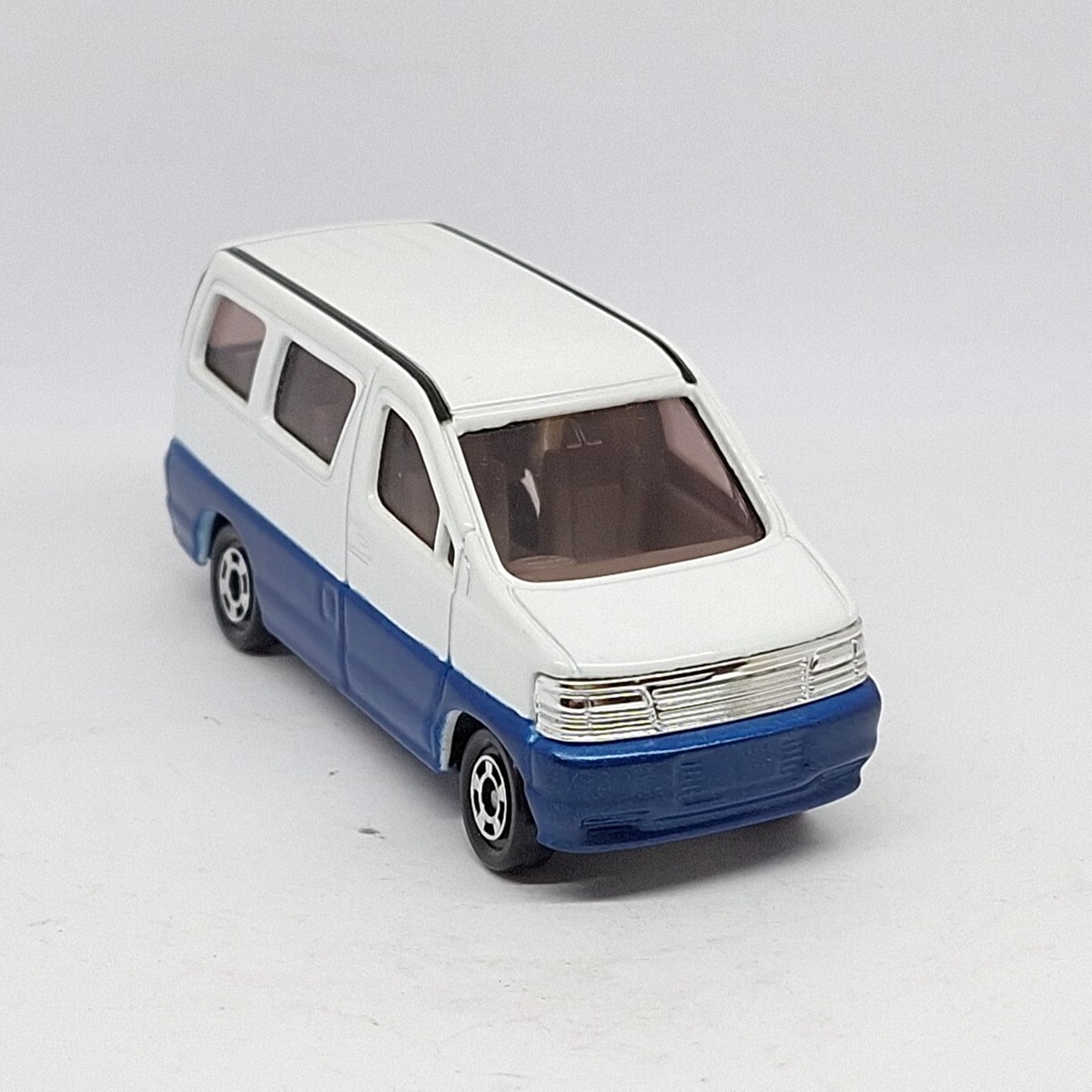 TOMICA 89 NISSAN ELGRAND 1/64 NEW white / blue | eBay