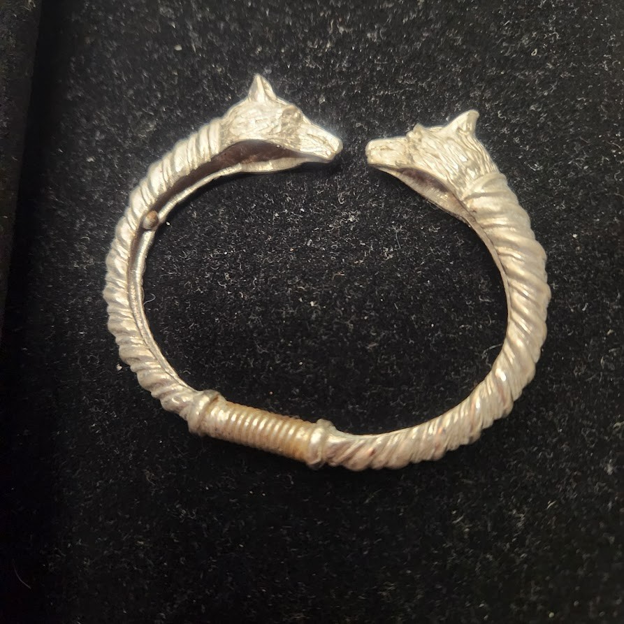 Double Wolf Head Spring Gladiator Silver tone Ban… - image 1